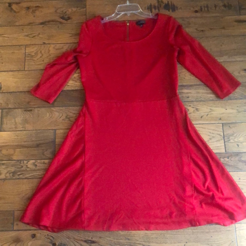 Red dress with thee quarter length sleeves